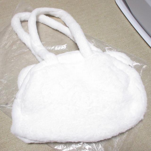 未使用☆ハローキティ*ふわもこトートバッグ(ホワイト系)サブバッグ < おもちゃ  未使用☆ハローキティ*ふわもこトートバッグ(ホワイト系)サブバッグ < おもちゃの