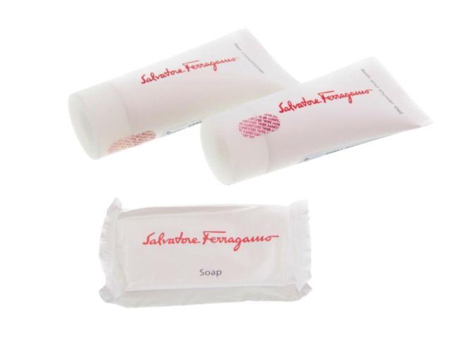 サルヴァトー レフェラガモ プールファム バス&シャワージェル コンディショナー ソープ 3点セット FERRAGAMO【正規品】 < ブランド サルヴァトー レフェラガモ プールファム バス&シャワージェル コンディショナー ソープ 3点セット FERRAGAMO【正規品】 < ブランドの