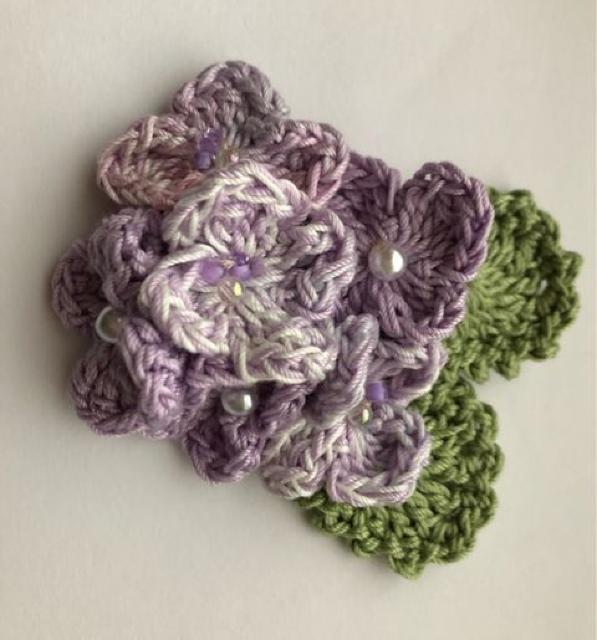 ハンドメイド ブローチ コサージュ ラベンダー色の紫陽花♪ 紫 < 女性ファッション  ハンドメイド ブローチ コサージュ ラベンダー色の紫陽花♪ 紫 < 女性ファッションの