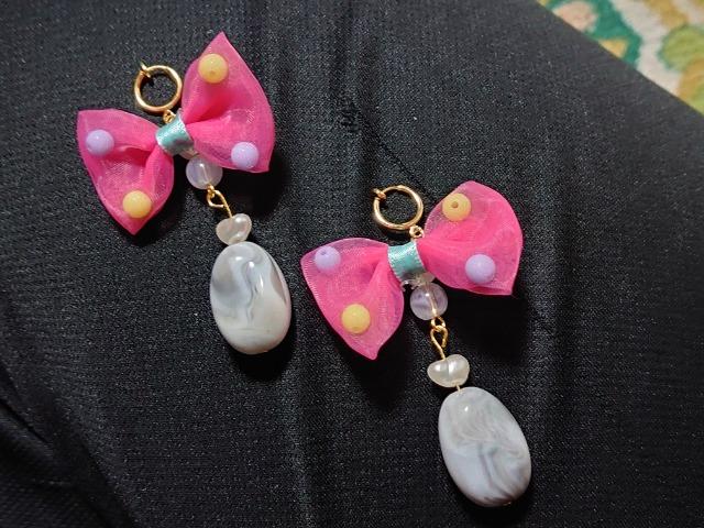 ハンドメイド★イヤリング。ノンホールゴールド。リボンピンク < 女性ファッション  ハンドメイド★イヤリング。ノンホールゴールド。リボンピンク  < 女性ファッションの