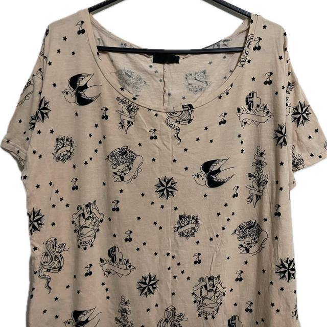 G.V.G.V. tatoo 総柄 半袖 オーバーサイズ カットソー < 女性ファッション G.V.G.V. tatoo 総柄 半袖 オーバーサイズ カットソー < 女性ファッションの