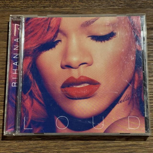 yRIHANNAzLOUD   CD/DVD/rfI 