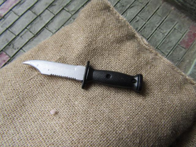 ●1/6スケール GIジョークールガール ミニチュアフュギュア専用 アメリカ軍 COMBAT ランボーナイフ 新品 < ホビー  ●1/6スケール GIジョークールガール ミニチュアフュギュア専用 アメリカ軍 COMBAT ランボーナイフ 新品 < ホビーの