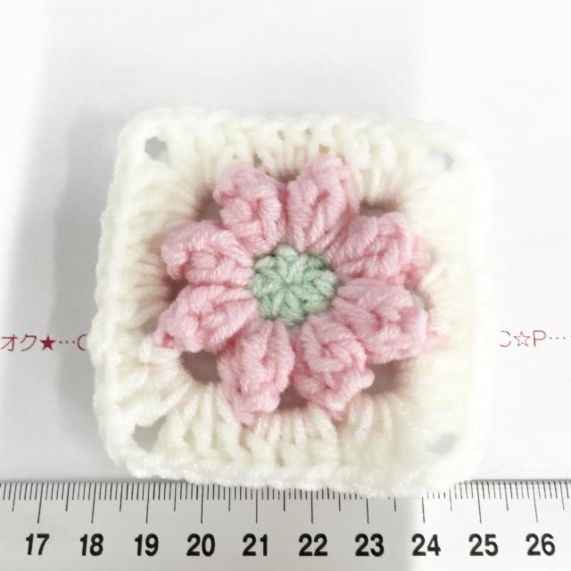 31*ハンドメイド♪ぷっくりお花グラニースクエアモチーフ 毛糸 10 < ペット/手芸/園芸 31*ハンドメイド♪ぷっくりお花グラニースクエアモチーフ 毛糸 10 < ペット/手芸/園芸の