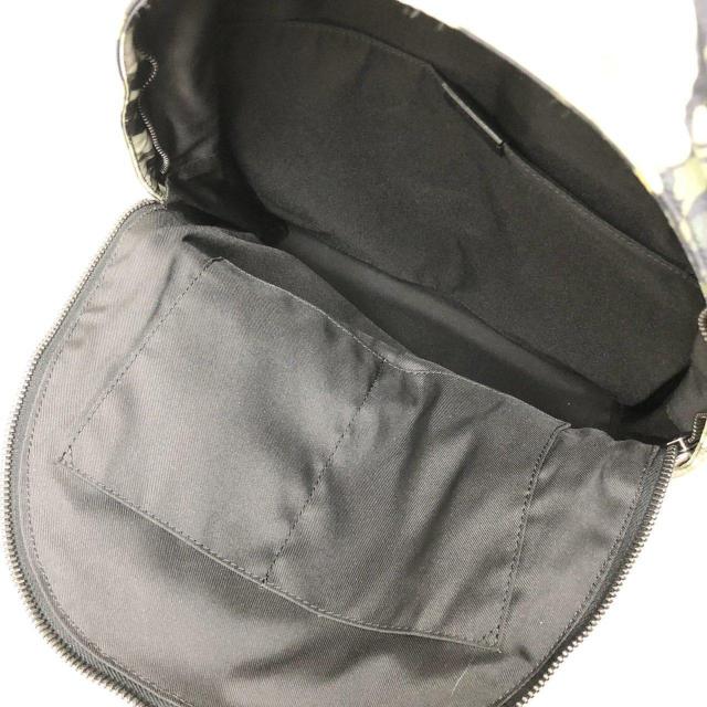 【未使用級】JIMMY CHOO ジミーチュウ リュック バックパック WILMER ウィルマー ピクセル柄 スネーク 迷彩 < ブランド 【未使用級】JIMMY CHOO ジミーチュウ リュック バックパック WILMER ウィルマー ピクセル柄 スネーク 迷彩 < ブランドの