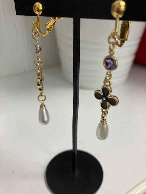 ハンドメイド 花のチャームを使用したイヤリング < 女性ファッション  ハンドメイド 花のチャームを使用したイヤリング < 女性ファッションの