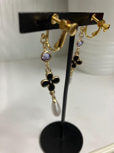 ハンドメイド 花のチャームを使用したイヤリング < 女性ファッション  ハンドメイド 花のチャームを使用したイヤリング < 女性ファッションの