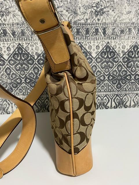 【美品】COACH コーチ シグネチャー キャンバス ショルダーバッグ ブラウン < ブランド  【美品】COACH コーチ シグネチャー キャンバス ショルダーバッグ ブラウン < ブランドの