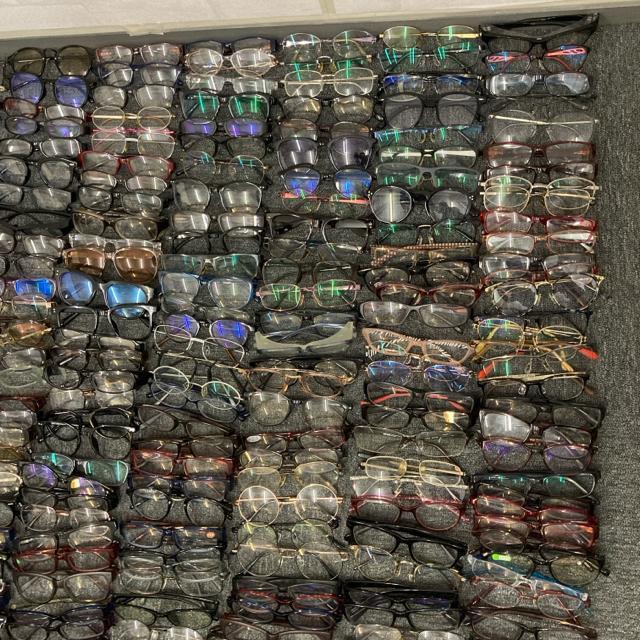 即決 眼鏡 メガネ めがね サングラス 300個 まとめ売り < 男性ファッション  即決 眼鏡 メガネ めがね サングラス 300個 まとめ売り < 男性ファッションの