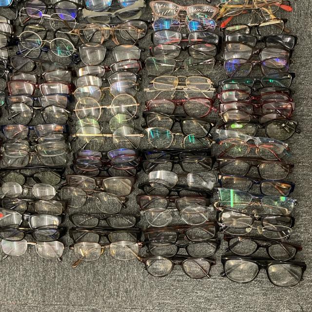 即決 眼鏡 メガネ めがね サングラス 300個 まとめ売り < 男性ファッション  即決 眼鏡 メガネ めがね サングラス 300個 まとめ売り < 男性ファッションの