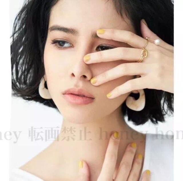 定価2,189円●EVRISエヴリス【新品】大理石マーブルカーブピアス●オフホワイト < ブランド 定価2,189円●EVRISエヴリス【新品】大理石マーブルカーブピアス●オフホワイト < ブランドの