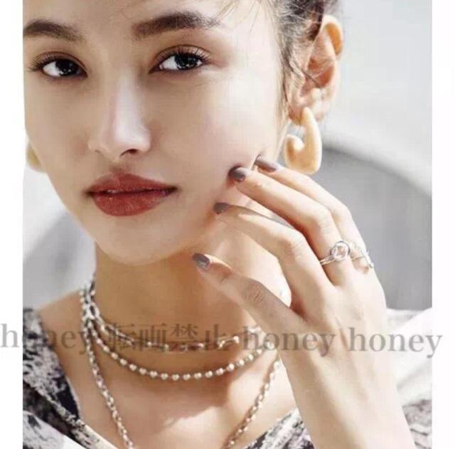 定価2,189円●EVRISエヴリス【新品】大理石マーブルカーブピアス●オフホワイト < ブランド 定価2,189円●EVRISエヴリス【新品】大理石マーブルカーブピアス●オフホワイト < ブランドの