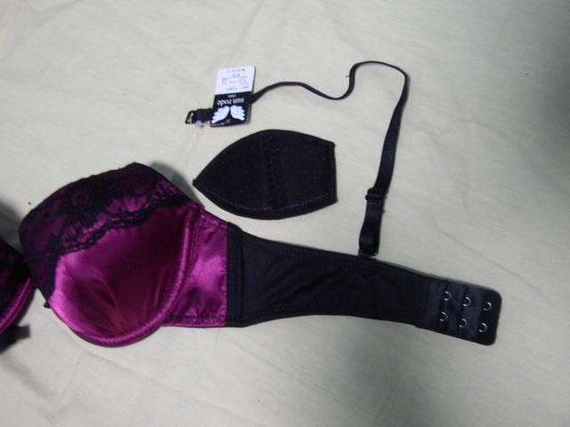 光沢ワインレッドとレース使いB75Mワイヤー入り < 女性ファッション  光沢ワインレッドとレース使いB75Mワイヤー入り < 女性ファッションの