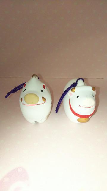 干支ミニ土鈴2個セット亥年猪、丑年牛高さ約6cm前後 < インテリア/ライフ 干支ミニ土鈴2個セット亥年猪、丑年牛高さ約6cm前後 < インテリア/ライフの