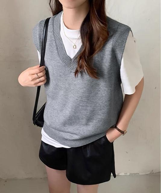 送料無料 新品 ニットベスト Vネック 重ね着 春秋冬 < 女性ファッション  送料無料 新品 ニットベスト Vネック 重ね着 春秋冬 < 女性ファッションの