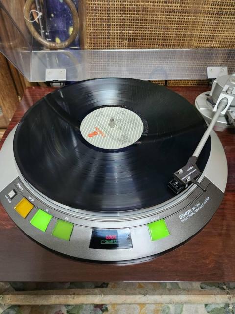 奇跡!レストア美品!カートリッジ新品DENON レコードプレーヤーDP-57M < 家電/AV  奇跡!レストア美品!カートリッジ新品DENON レコードプレーヤーDP-57M < 家電/AVの