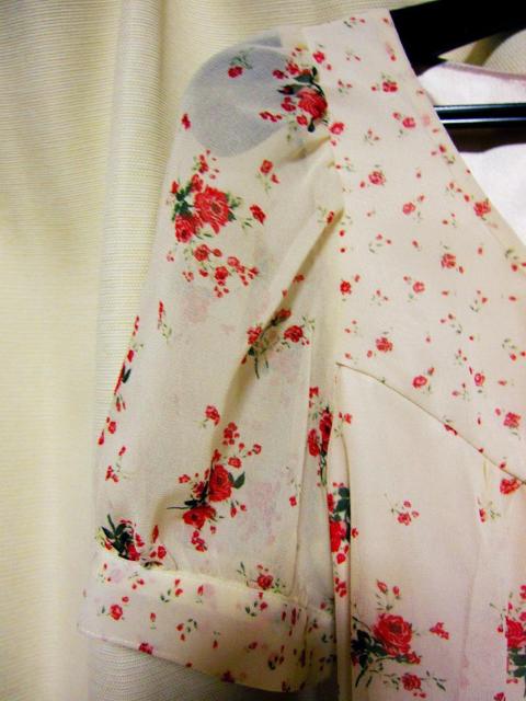 新品 フェルゥ Feroux リボンゴムベルト フラワー 花柄 フレア ワンピース S < ブランド 新品 フェルゥ Feroux リボンゴムベルト フラワー 花柄 フレア ワンピース S < ブランドの