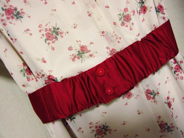 新品 フェルゥ Feroux リボンゴムベルト フラワー 花柄 フレア ワンピース S < ブランド 新品 フェルゥ Feroux リボンゴムベルト フラワー 花柄 フレア ワンピース S < ブランドの