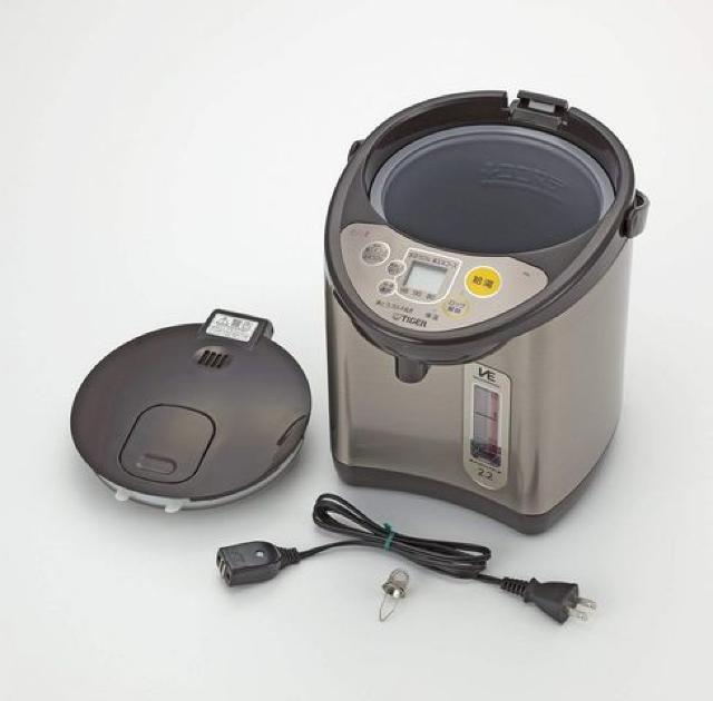 タイガー 魔法瓶 電気 ポット 2.2L ブラウンPIL-A220-T < 家電/AV タイガー 魔法瓶 電気 ポット 2.2L ブラウンPIL-A220-T < 家電/AVの