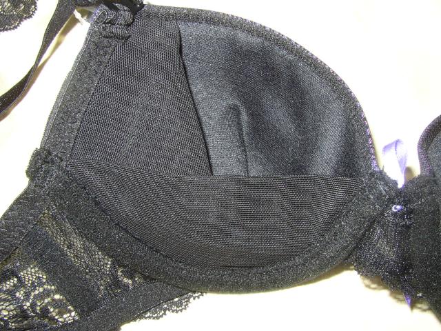 大きな刺繍使いとカラーコディネートB70Mワイヤー入り < 女性ファッション  大きな刺繍使いとカラーコディネートB70Mワイヤー入り < 女性ファッションの