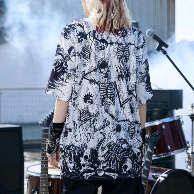 ROMWE★新品★男女兼用スケルトンフルプリント半袖T/L < 男性ファッション  ROMWE★新品★男女兼用スケルトンフルプリント半袖T/L < 男性ファッションの