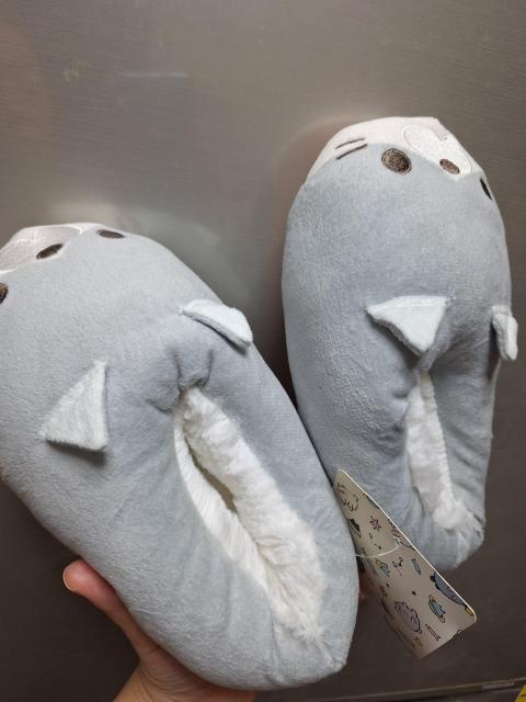 No.101 新品★「ごろねこサミット」ふわもこスリッパA < キッズ/ベビー No.101 新品★「ごろねこサミット」ふわもこスリッパA < キッズ/ベビーの