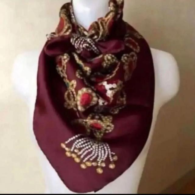 シャネル シルクスカーフ ジュエリー タッセル柄 ボルドー CHANEL CHANEL 宝石柄 シルク 大判 ヴィンテージ < ブランド シャネル シルクスカーフ ジュエリー タッセル柄 ボルドー CHANEL CHANEL 宝石柄 シルク 大判 ヴィンテージ < ブランドの