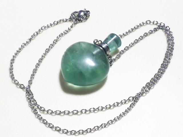 天然石★グリーンフローライト 香水瓶 ペンダント < 女性アクセサリー/時計 天然石★グリーンフローライト 香水瓶 ペンダント < 女性アクセサリー/時計の