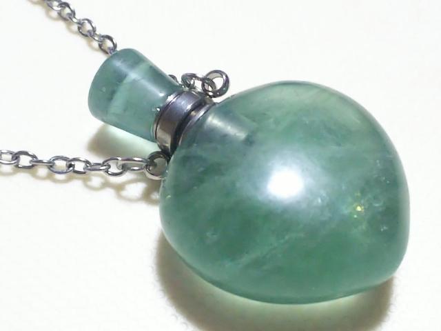 天然石★グリーンフローライト 香水瓶 ペンダント < 女性アクセサリー/時計 天然石★グリーンフローライト 香水瓶 ペンダント < 女性アクセサリー/時計の