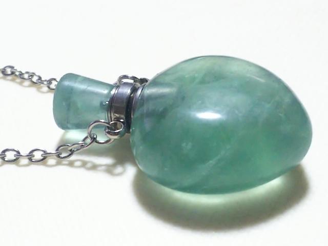 天然石★グリーンフローライト 香水瓶 ペンダント < 女性アクセサリー/時計 天然石★グリーンフローライト 香水瓶 ペンダント < 女性アクセサリー/時計の