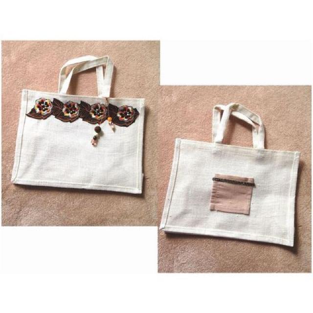 麻 ジュート トートバッグ◆スパンコール チャーム◆ホワイト < 女性ファッション  麻 ジュート トートバッグ◆スパンコール チャーム◆ホワイト  < 女性ファッションの