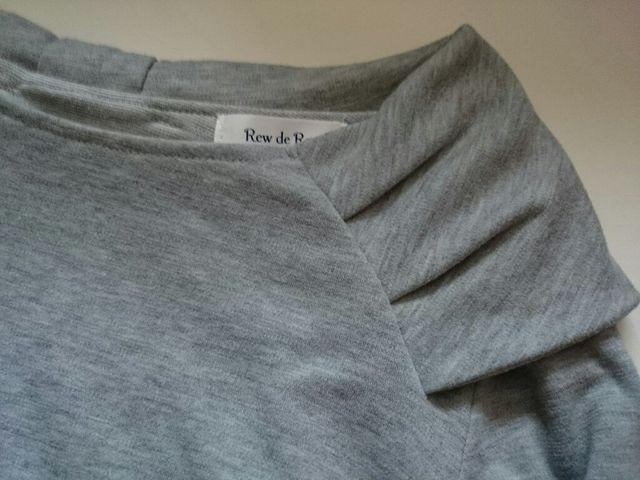 Rew de Rew☆スウェット素材デザイントップス★バックスタイル◎ < 女性ファッション  Rew de Rew☆スウェット素材デザイントップス★バックスタイル◎ < 女性ファッションの