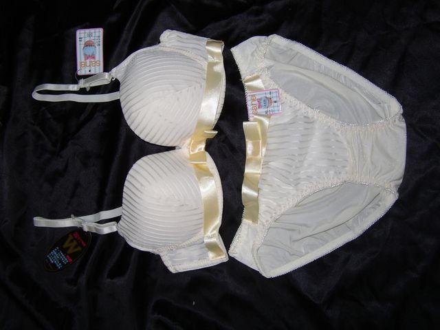 光沢ストライプとリボン使いD70Mワイヤー入り < 女性ファッション  光沢ストライプとリボン使いD70Mワイヤー入り  < 女性ファッションの