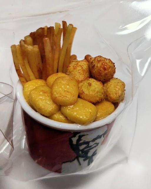 ミニチュア★ケンタッキーフライドチキン★KFC★リカちゃんやシルバニアに★ドールハウスに★ < おもちゃ  ミニチュア★ケンタッキーフライドチキン★KFC★リカちゃんやシルバニアに★ドールハウスに★ < おもちゃの