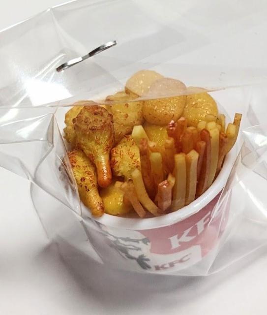 ミニチュア★ケンタッキーフライドチキン★KFC★リカちゃんやシルバニアに★ドールハウスに★ < おもちゃ  ミニチュア★ケンタッキーフライドチキン★KFC★リカちゃんやシルバニアに★ドールハウスに★ < おもちゃの