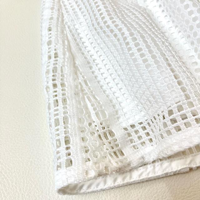 ◆極美品◆ケティシェリー◆ホワイトレース膝丈フレアスカート◆タック入◆M < 女性ファッション  ◆極美品◆ケティシェリー◆ホワイトレース膝丈フレアスカート◆タック入◆M < 女性ファッションの