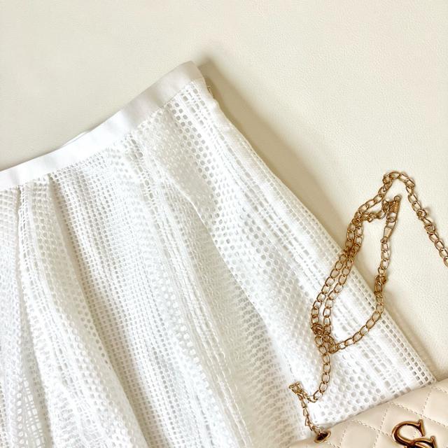 ◆極美品◆ケティシェリー◆ホワイトレース膝丈フレアスカート◆タック入◆M < 女性ファッション  ◆極美品◆ケティシェリー◆ホワイトレース膝丈フレアスカート◆タック入◆M < 女性ファッションの