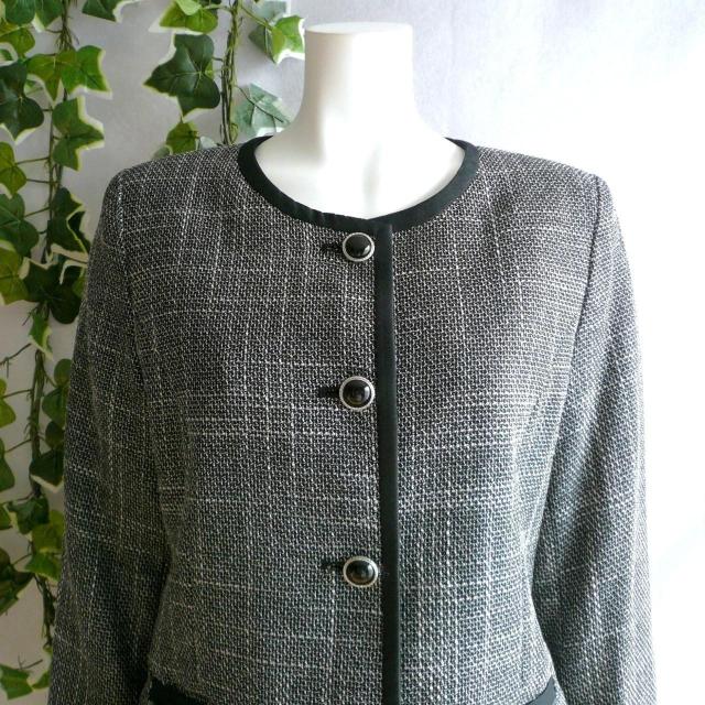 新品 a018 9号 日本製 高級 ラメ入り ツイード ジャケット 黒系 レディース ノーカラー 上質 上品 < 女性ファッション 新品 a018 9号 日本製 高級 ラメ入り ツイード ジャケット 黒系 レディース ノーカラー 上質 上品 < 女性ファッションの