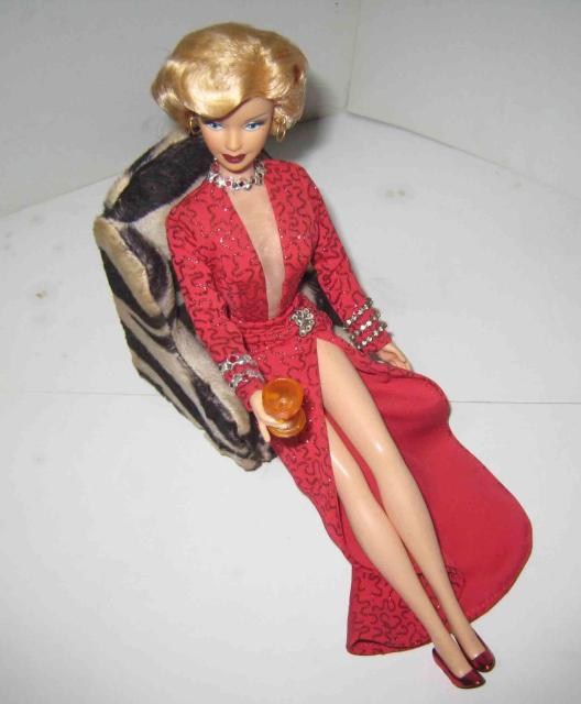 マリリン・モンロー 赤いロングドレスの バービー人形 USED < ホビー マリリン・モンロー 赤いロングドレスの バービー人形 USED < ホビーの