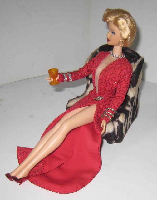 マリリン・モンロー 赤いロングドレスの バービー人形 USED < ホビー マリリン・モンロー 赤いロングドレスの バービー人形 USED < ホビーの