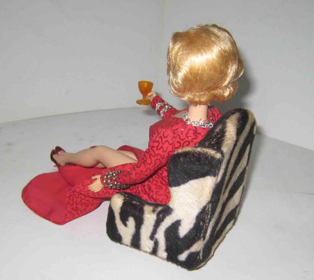 マリリン・モンロー 赤いロングドレスの バービー人形 USED < ホビー マリリン・モンロー 赤いロングドレスの バービー人形 USED < ホビーの