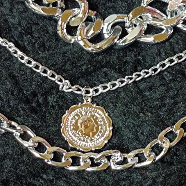 新品★コインデザイン3連ネックレス < 女性アクセサリー/時計  新品★コインデザイン3連ネックレス < 女性アクセサリー/時計の