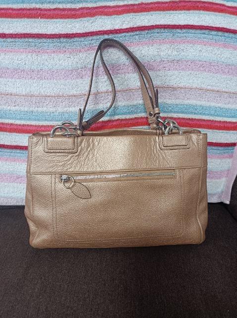 COACH★便利な三ツ口バッグ★肩掛けOK★ブラウンゴールド希少カラー★美品★コーチ★素敵ステキ★ < ブランド COACH★便利な三ツ口バッグ★肩掛けOK★ブラウンゴールド希少カラー★美品★コーチ★素敵ステキ★ < ブランドの