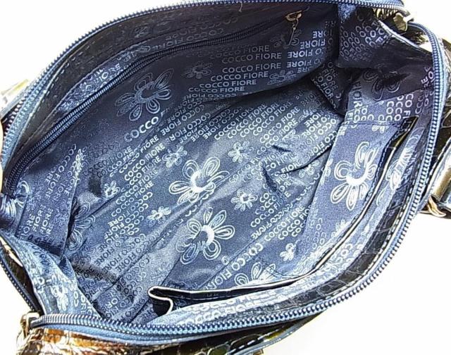 【正規美品】COCCO FIORE(コッコフィオーレ牛革クロコ型押しエナメル加工2WAYハンド&ショルダーバッグ < 女性ファッション 【正規美品】COCCO FIORE(コッコフィオーレ牛革クロコ型押しエナメル加工2WAYハンド&ショルダーバッグ < 女性ファッションの