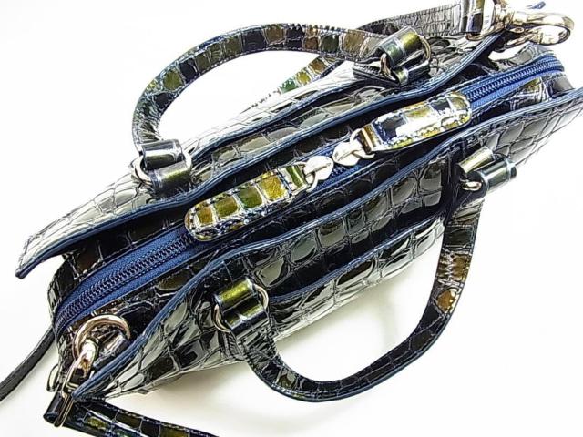 【正規美品】COCCO FIORE(コッコフィオーレ牛革クロコ型押しエナメル加工2WAYハンド&ショルダーバッグ < 女性ファッション 【正規美品】COCCO FIORE(コッコフィオーレ牛革クロコ型押しエナメル加工2WAYハンド&ショルダーバッグ < 女性ファッションの