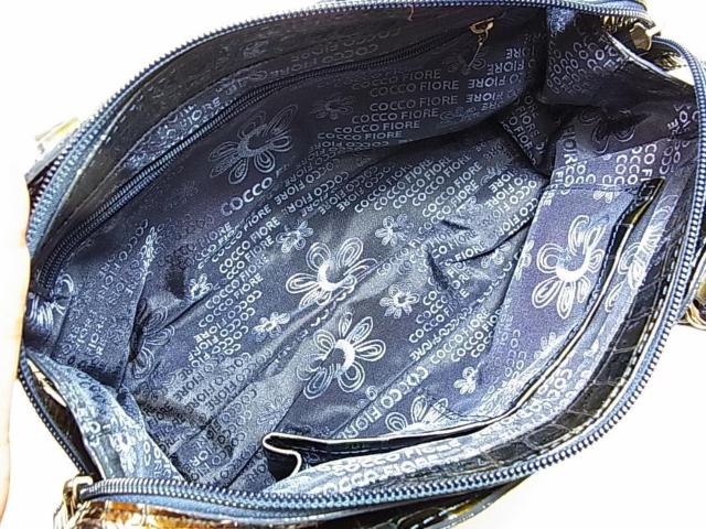 【正規美品】COCCO FIORE(コッコフィオーレ牛革クロコ型押しエナメル加工2WAYハンド&ショルダーバッグ < 女性ファッション 【正規美品】COCCO FIORE(コッコフィオーレ牛革クロコ型押しエナメル加工2WAYハンド&ショルダーバッグ < 女性ファッションの