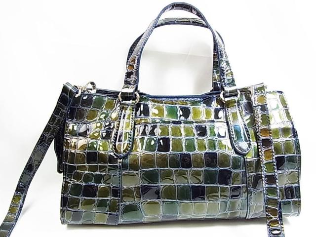 【正規美品】COCCO FIORE(コッコフィオーレ牛革クロコ型押しエナメル加工2WAYハンド&ショルダーバッグ < 女性ファッション 【正規美品】COCCO FIORE(コッコフィオーレ牛革クロコ型押しエナメル加工2WAYハンド&ショルダーバッグ < 女性ファッションの