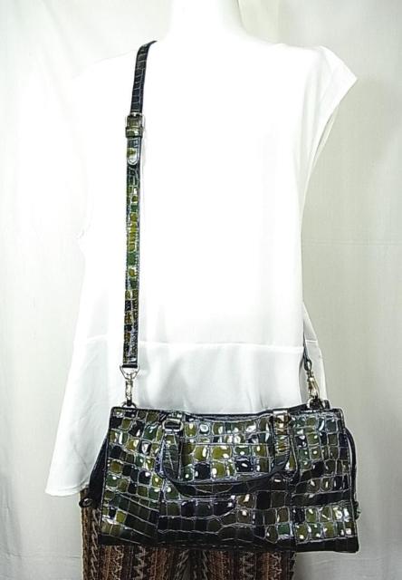 【正規美品】COCCO FIORE(コッコフィオーレ牛革クロコ型押しエナメル加工2WAYハンド&ショルダーバッグ < 女性ファッション 【正規美品】COCCO FIORE(コッコフィオーレ牛革クロコ型押しエナメル加工2WAYハンド&ショルダーバッグ < 女性ファッションの