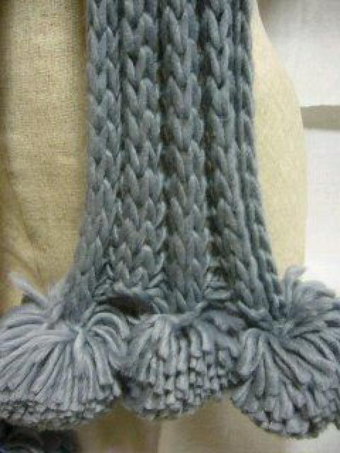 ポンポン付♪超ロング ボリュームマフラー < 女性ファッション ポンポン付♪超ロング ボリュームマフラー < 女性ファッションの