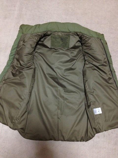 MADE by HEALTH ヘルス Mellow Vest ダウンベスト Sサイズ カーキ ミリタリー リメイク < 男性ファッション  MADE by HEALTH ヘルス Mellow Vest ダウンベスト Sサイズ カーキ ミリタリー リメイク < 男性ファッションの